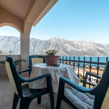 La Castagna Apartments Kotor Exterior photo